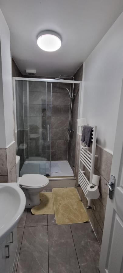 Апартаменты Vh Premier Flat 3 Джиллингем Экстерьер фото
